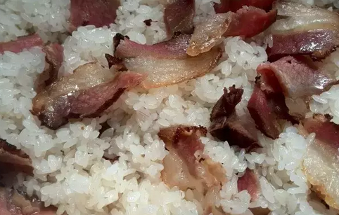東莞飯堂承包:土家人的臘肉糯米飯!